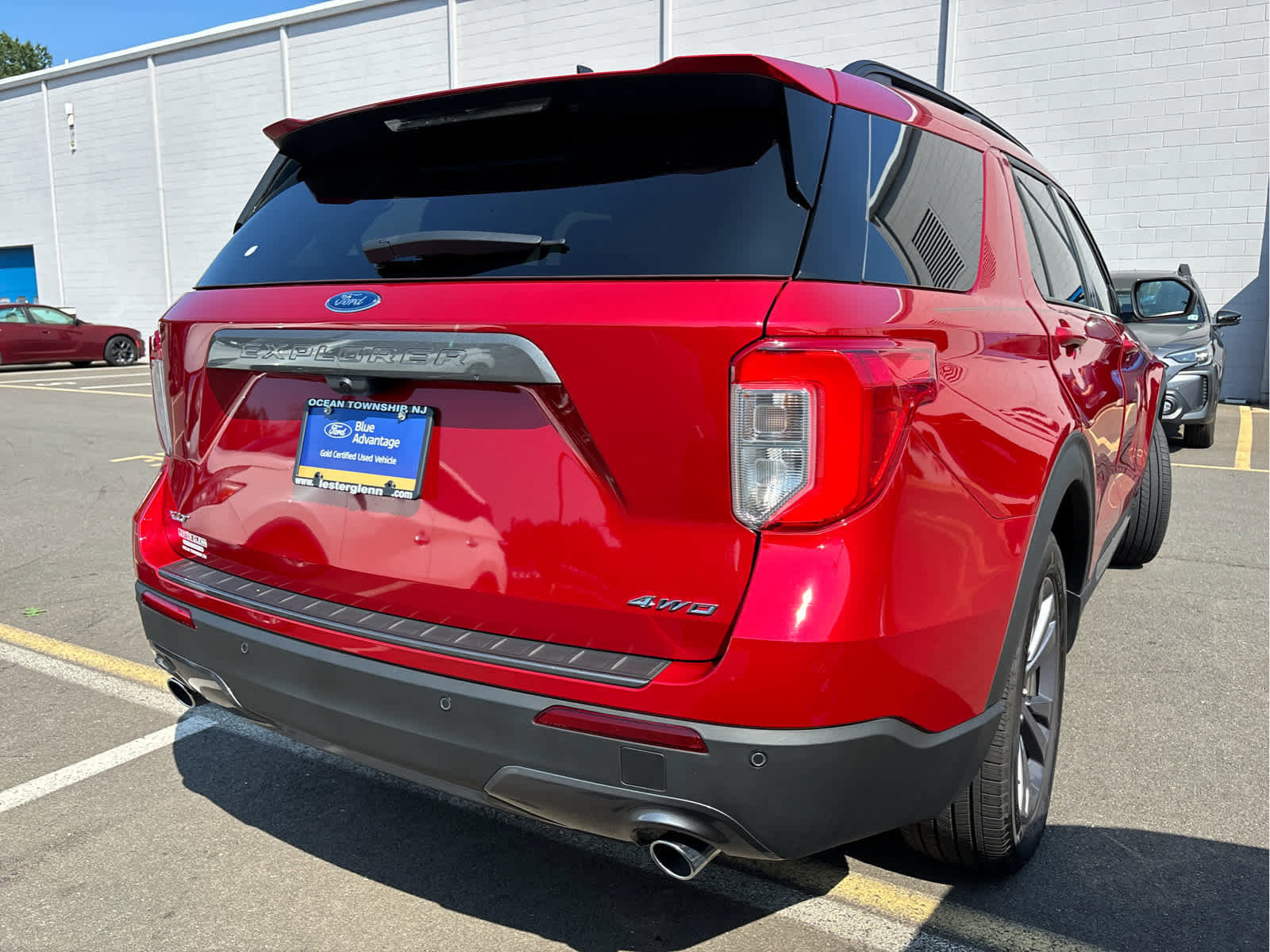 Certified 2024 Ford Explorer XLT w/ Equipment Group 202A image 5