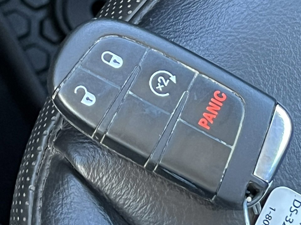 Used 2022 Jeep Renegade Limited w/ Sun, Sound & Wheels Group image 33