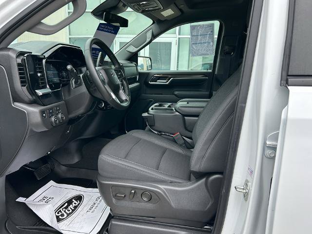 Used 2025 Chevrolet Silverado 1500 RST AWD/4WD image 12