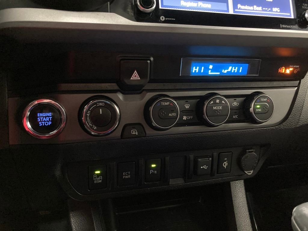 Used 2022 Toyota Tacoma TRD Off-Road image 23