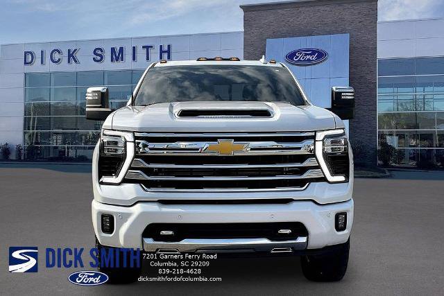 Used 2024 Chevrolet Silverado 2500 High Country w/ High Country Premium Package AWD/4WD image 2