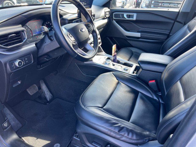 Certified 2021 Ford Explorer XLT w/ Equipment Group 202A image 9