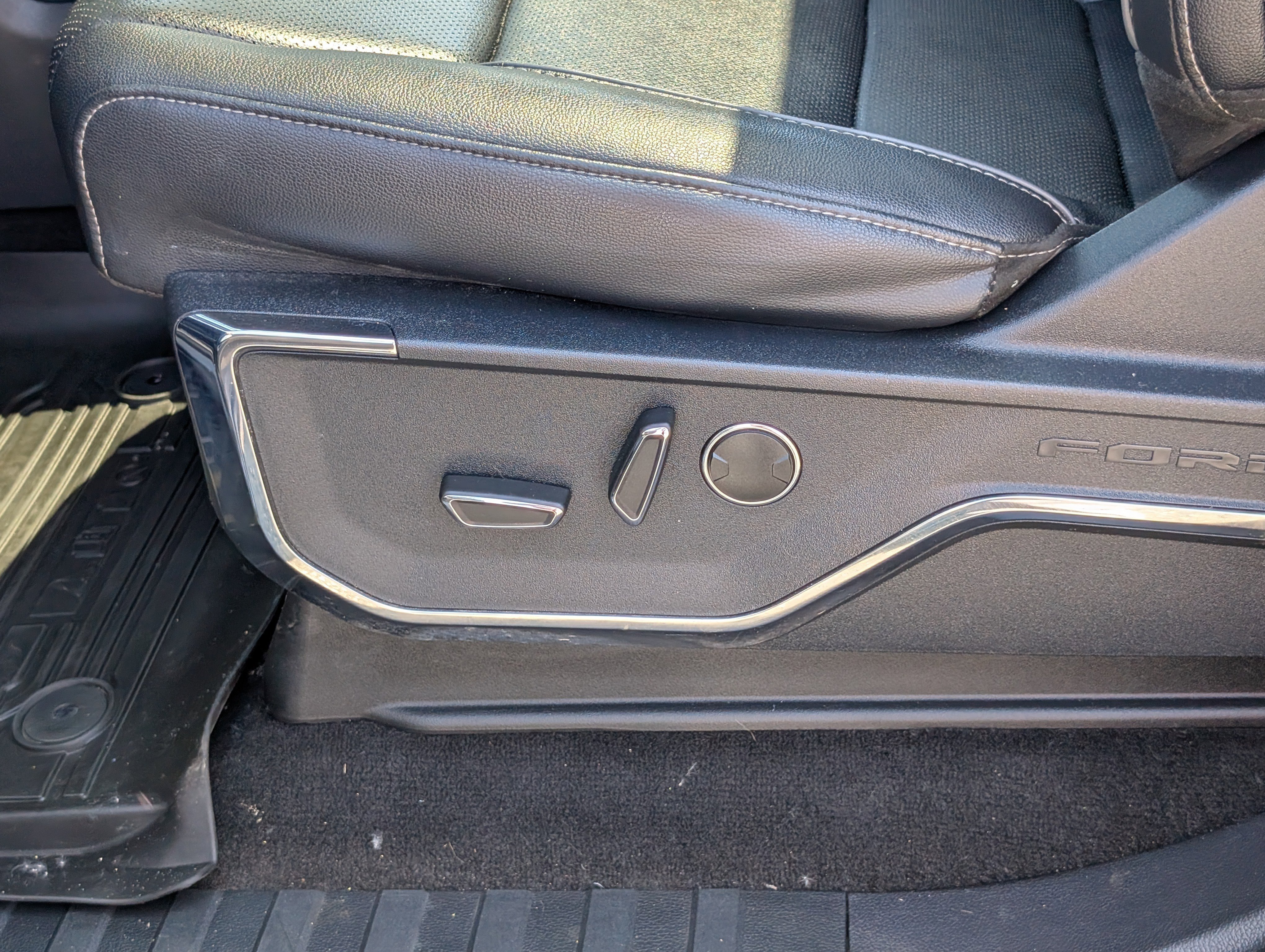 Certified 2022 Ford F150 Lariat w/ Equipment Group 502A High image 20