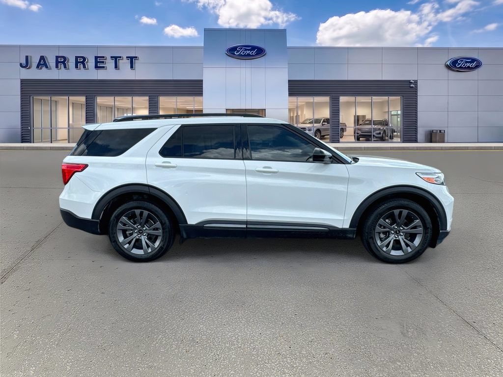 Certified 2024 Ford Explorer XLT w/ Equipment Group 202A RWD image 8