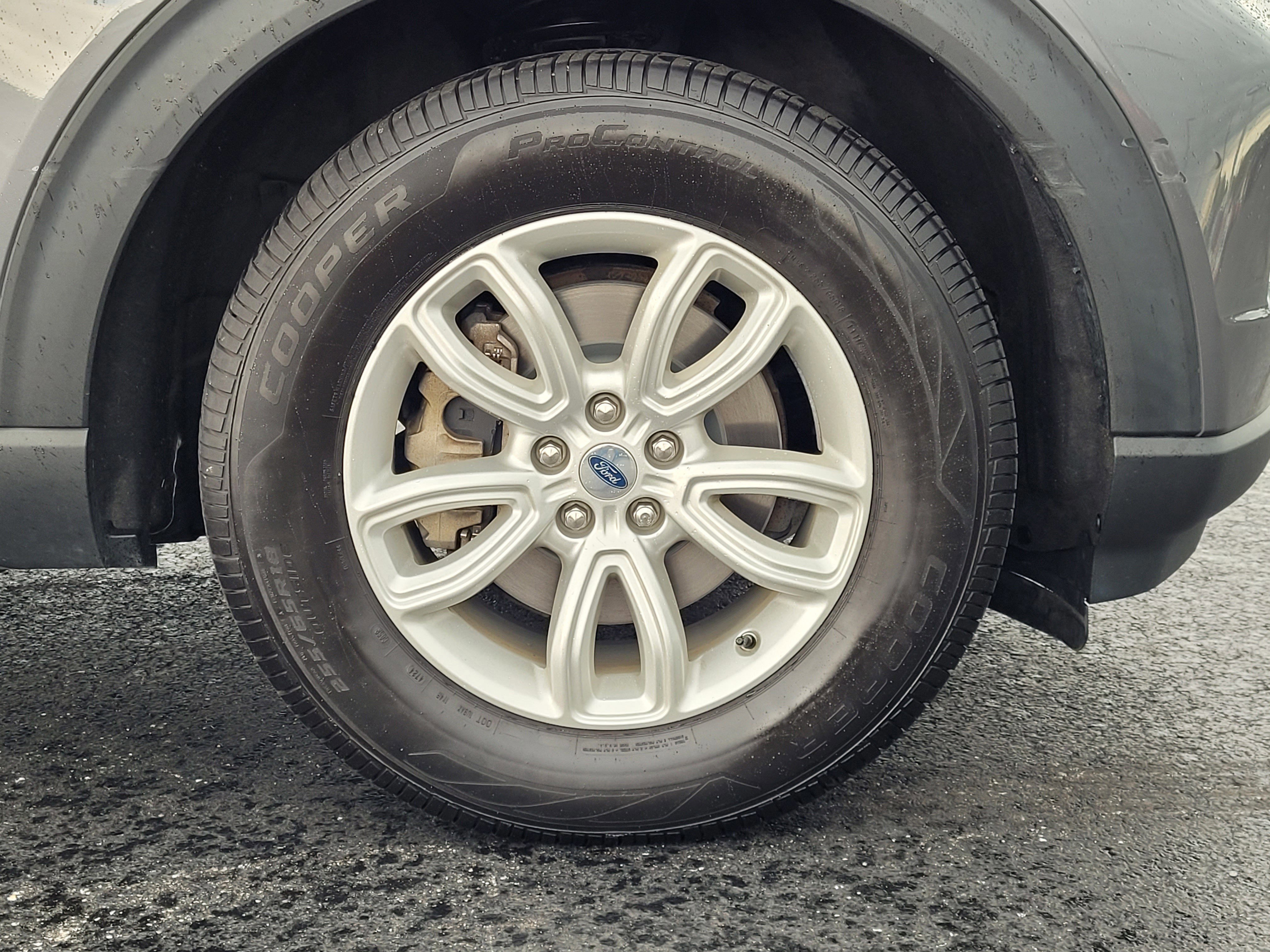 Certified 2021 Ford Explorer 2WD image 29