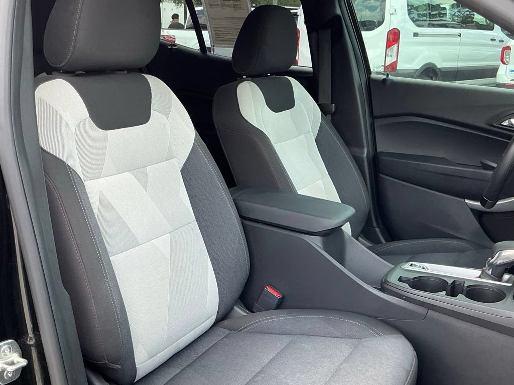 Used 2024 Chevrolet Trax RS FWD image 25