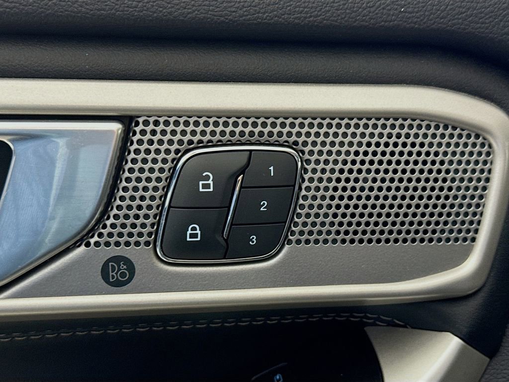 Certified 2022 Ford Explorer Limited w/ Equipment Group 301A image 24