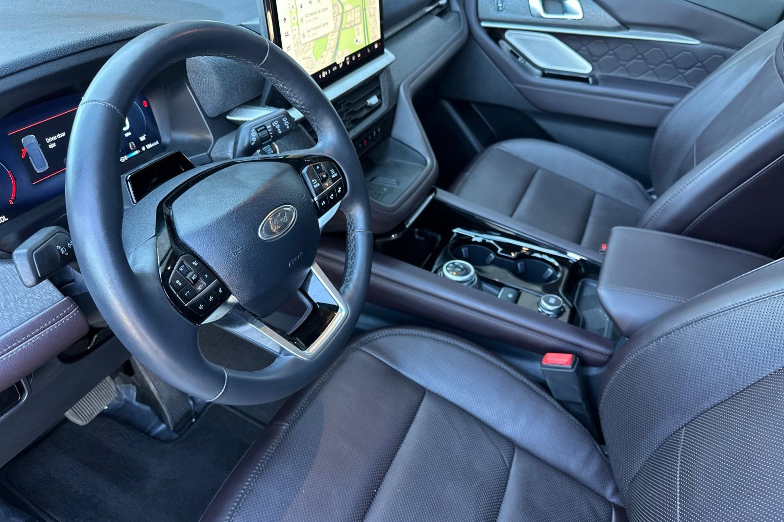 Certified 2025 Ford Explorer Platinum w/ LUX Leather Package AWD/4WD image 9