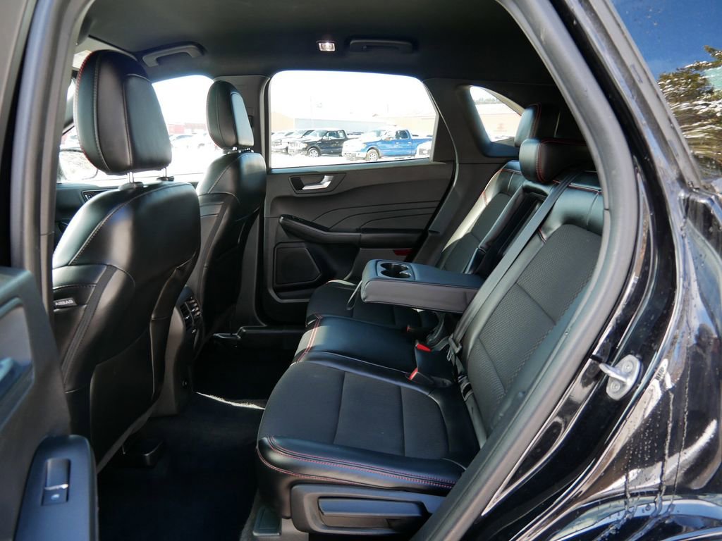 Certified 2024 Ford Escape ST-Line AWD/4WD image 11