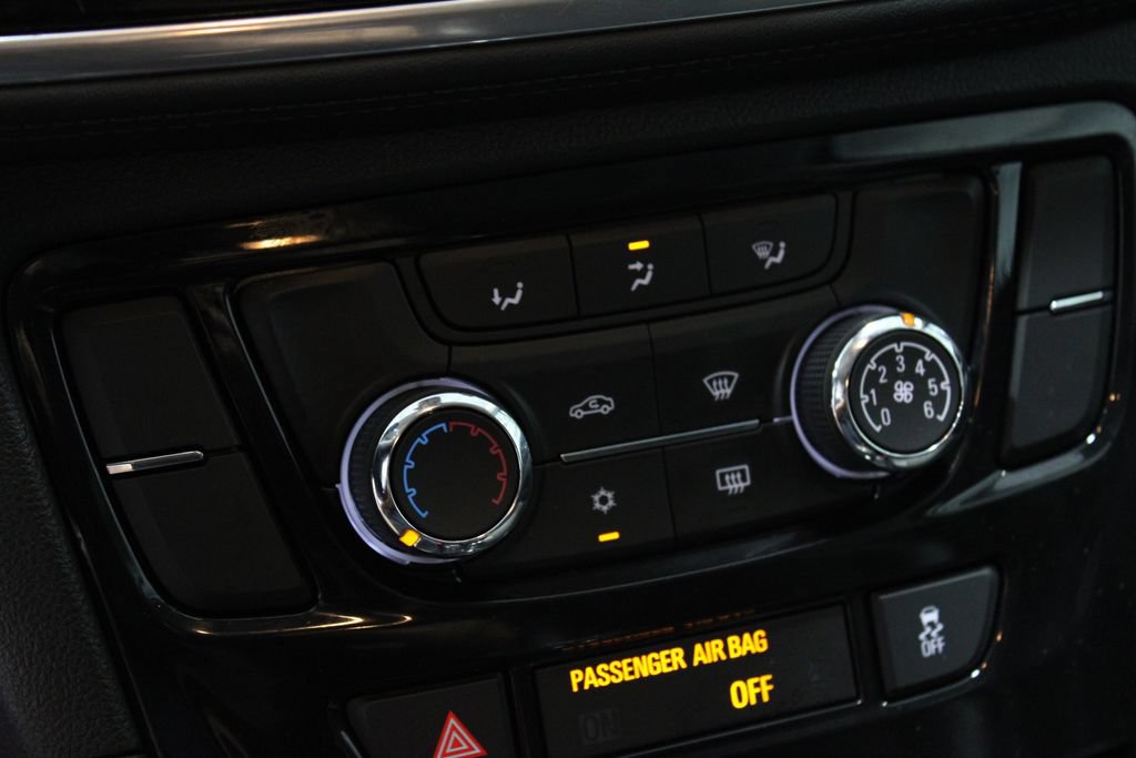 Used 2020 Buick Encore Preferred FWD image 29