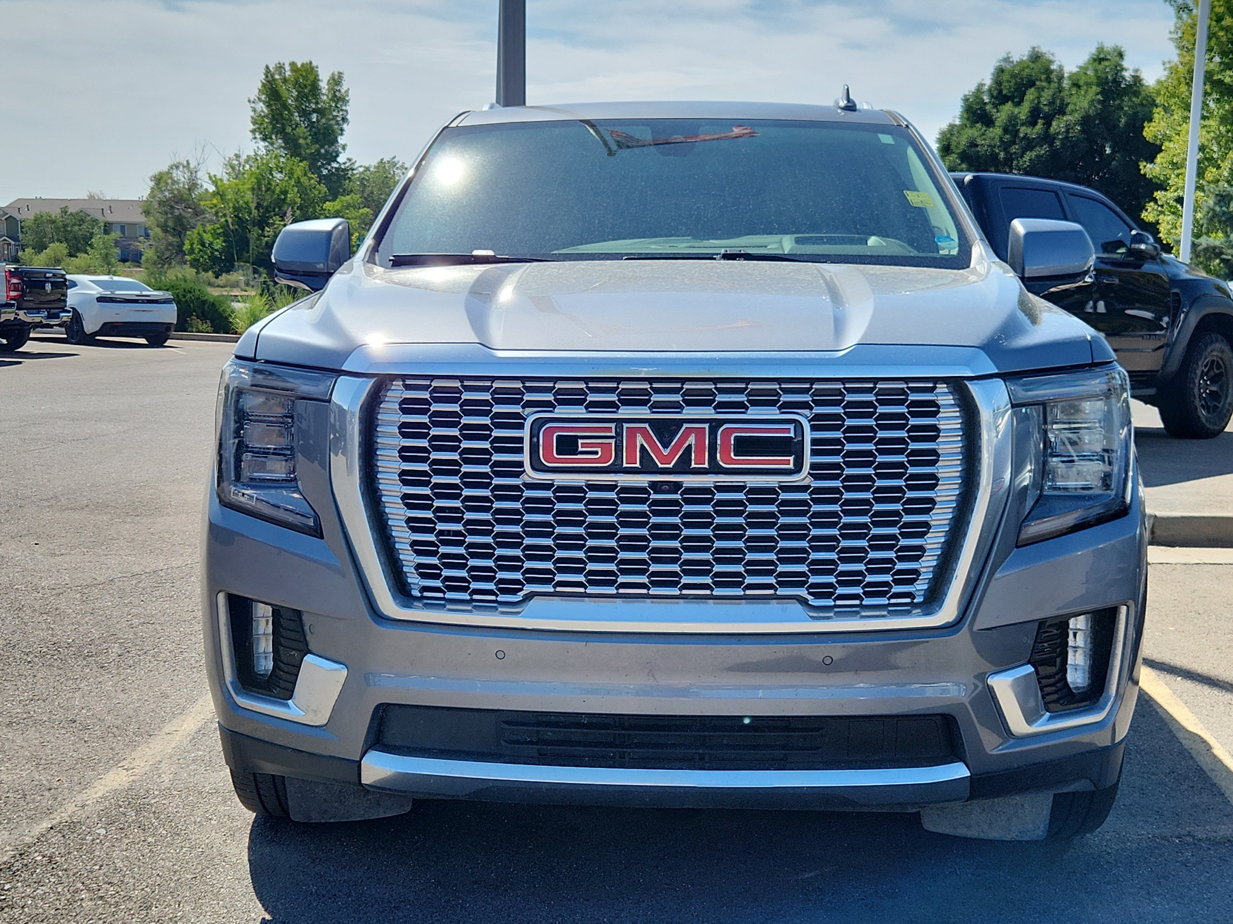 Used 2022 GMC Yukon Denali w/ Max Trailering Package AWD/4WD image 3