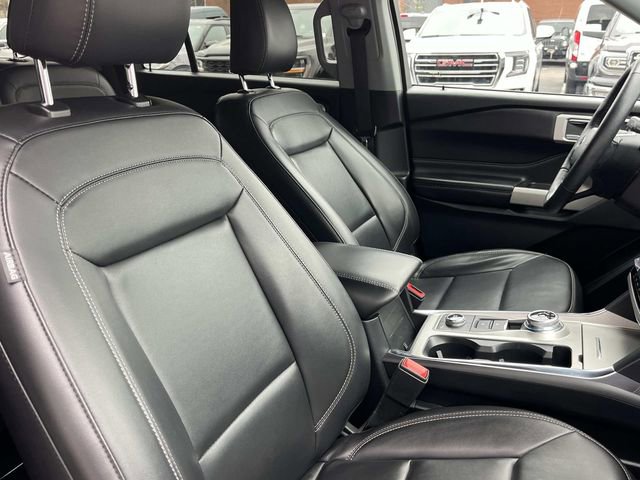 Certified 2022 Ford Explorer XLT w/ Equipment Group 202A image 27