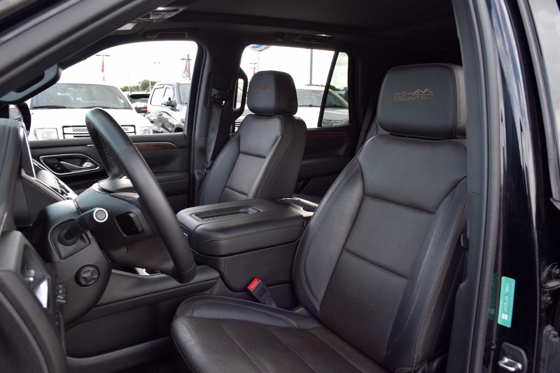 Used 2024 Chevrolet Tahoe High Country w/ Premium Package AWD/4WD image 15