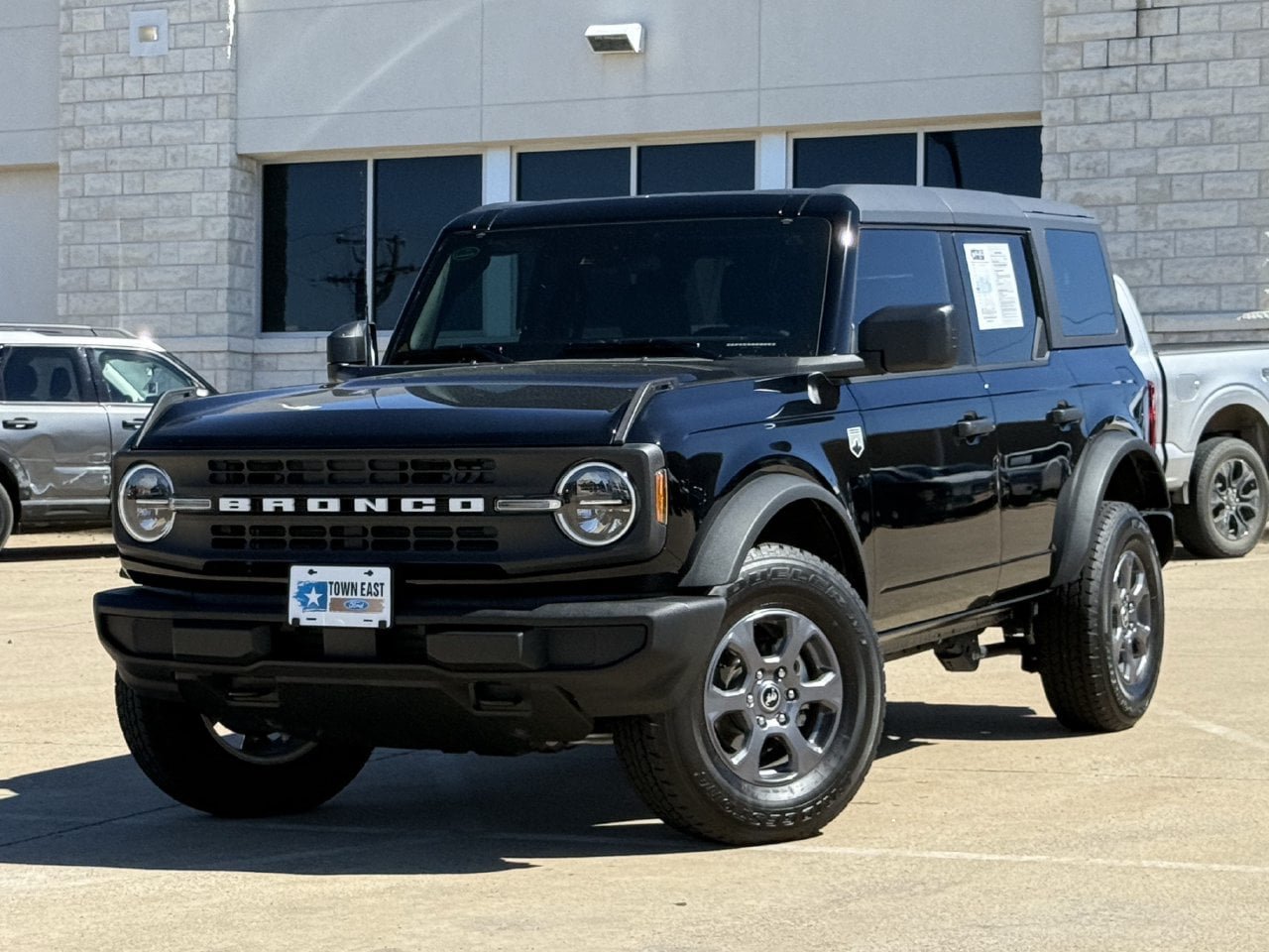 Certified 2026 Ford Bronco Big Bend AWD/4WD image 2