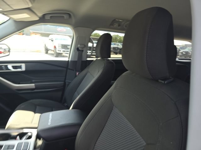 Certified 2024 Ford Explorer XLT RWD image 7