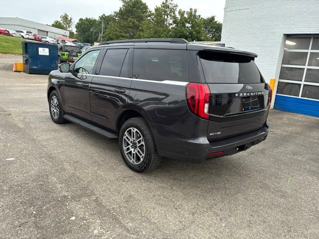 Certified 2025 Ford Expedition Active AWD/4WD image 15