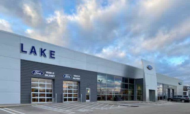 Certified 2020 Ford Explorer ST w/ ST Street Pack image 4