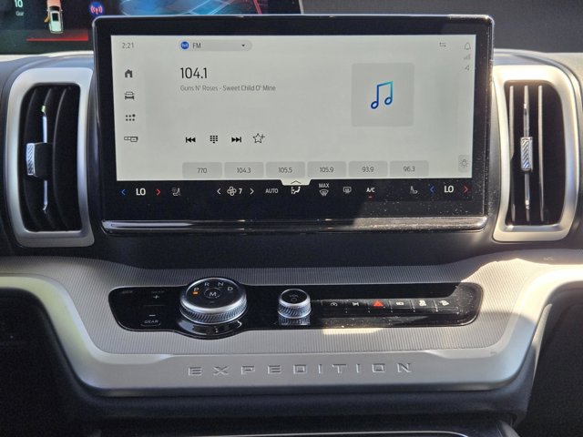Certified 2025 Ford Expedition Active AWD/4WD image 16