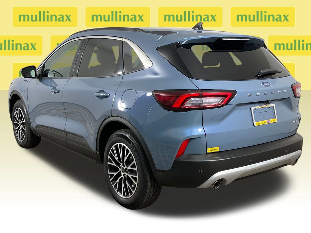 Certified 2024 Ford Escape SE image 3