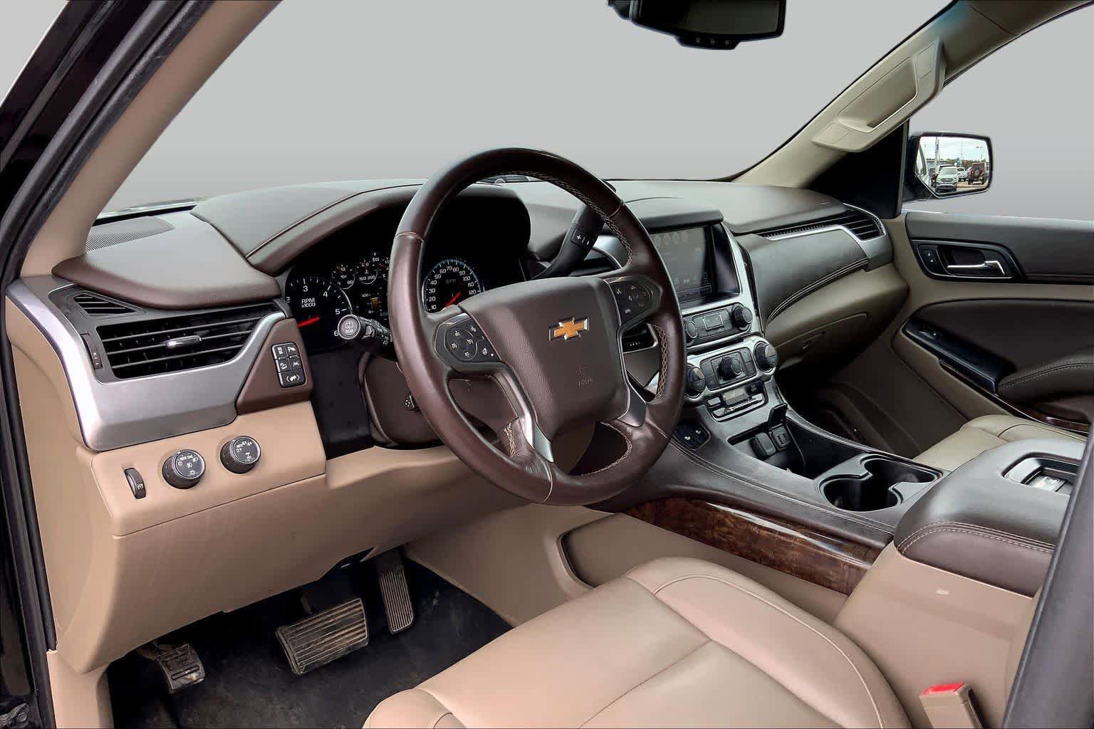 Used 2017 Chevrolet Tahoe LT w/ Luxury Package AWD/4WD image 17