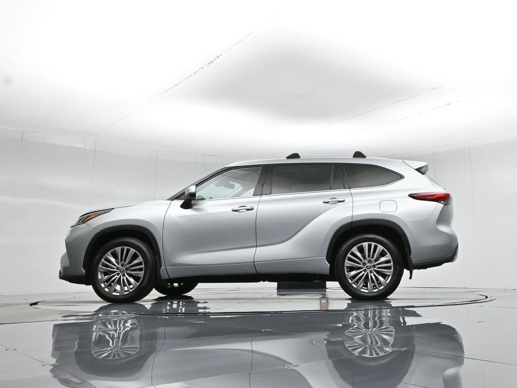 Used 2022 Toyota Highlander Platinum image 25