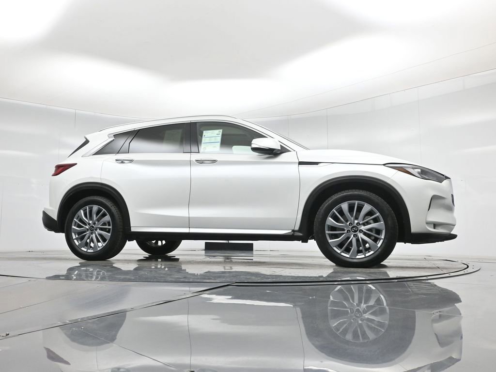Used 2024 INFINITI QX50 Luxe image 11