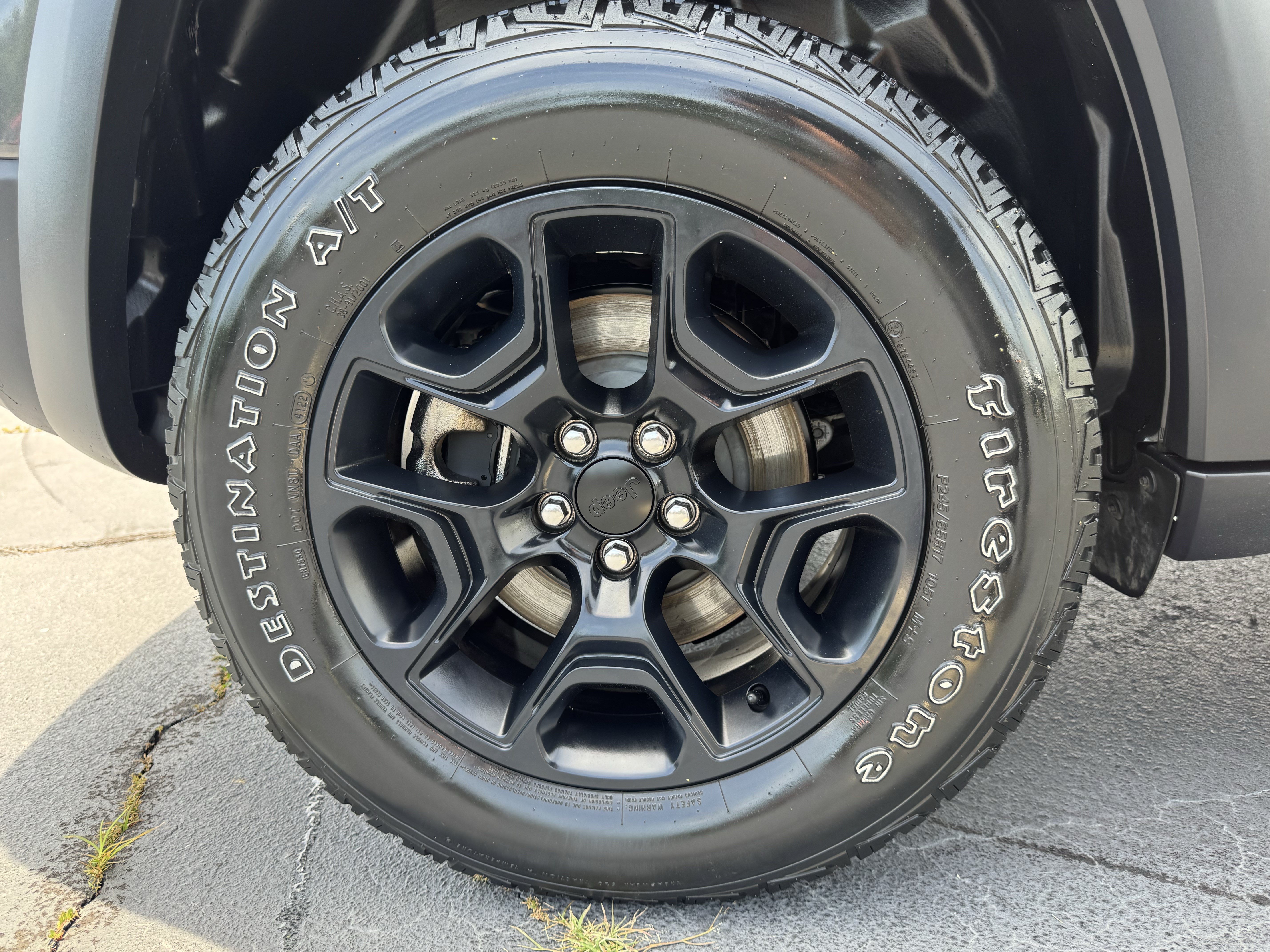 Used 2022 Jeep Cherokee Latitude AWD/4WD image 19