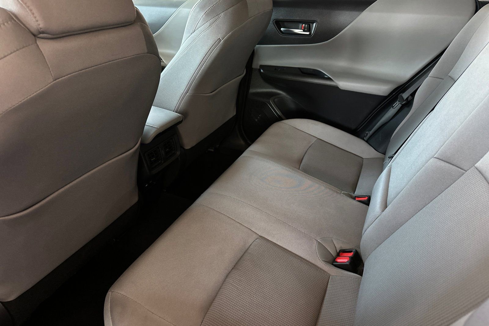 Used 2023 Toyota Venza LE AWD/4WD image 11