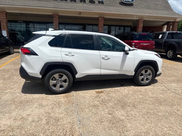 Used 2025 Toyota RAV4 XLE FWD image 6