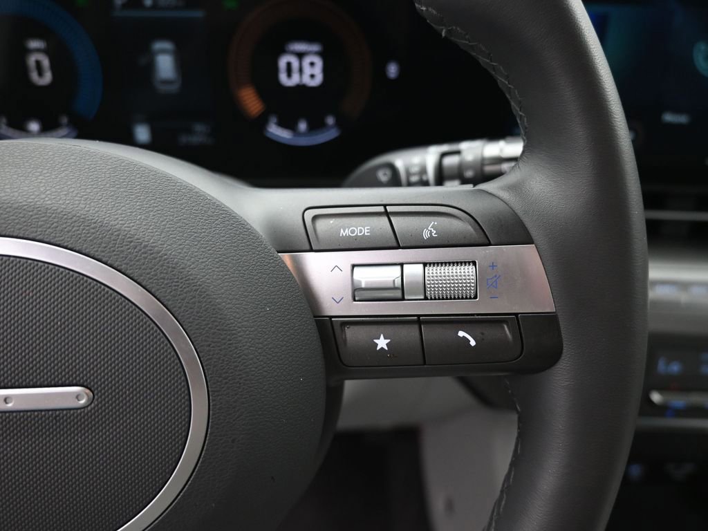 Used 2025 Hyundai Kona SEL FWD image 27