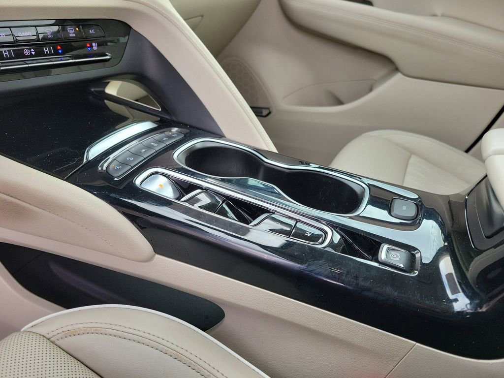 Used 2021 Buick Envision Avenir w/ Technology Package II image 29