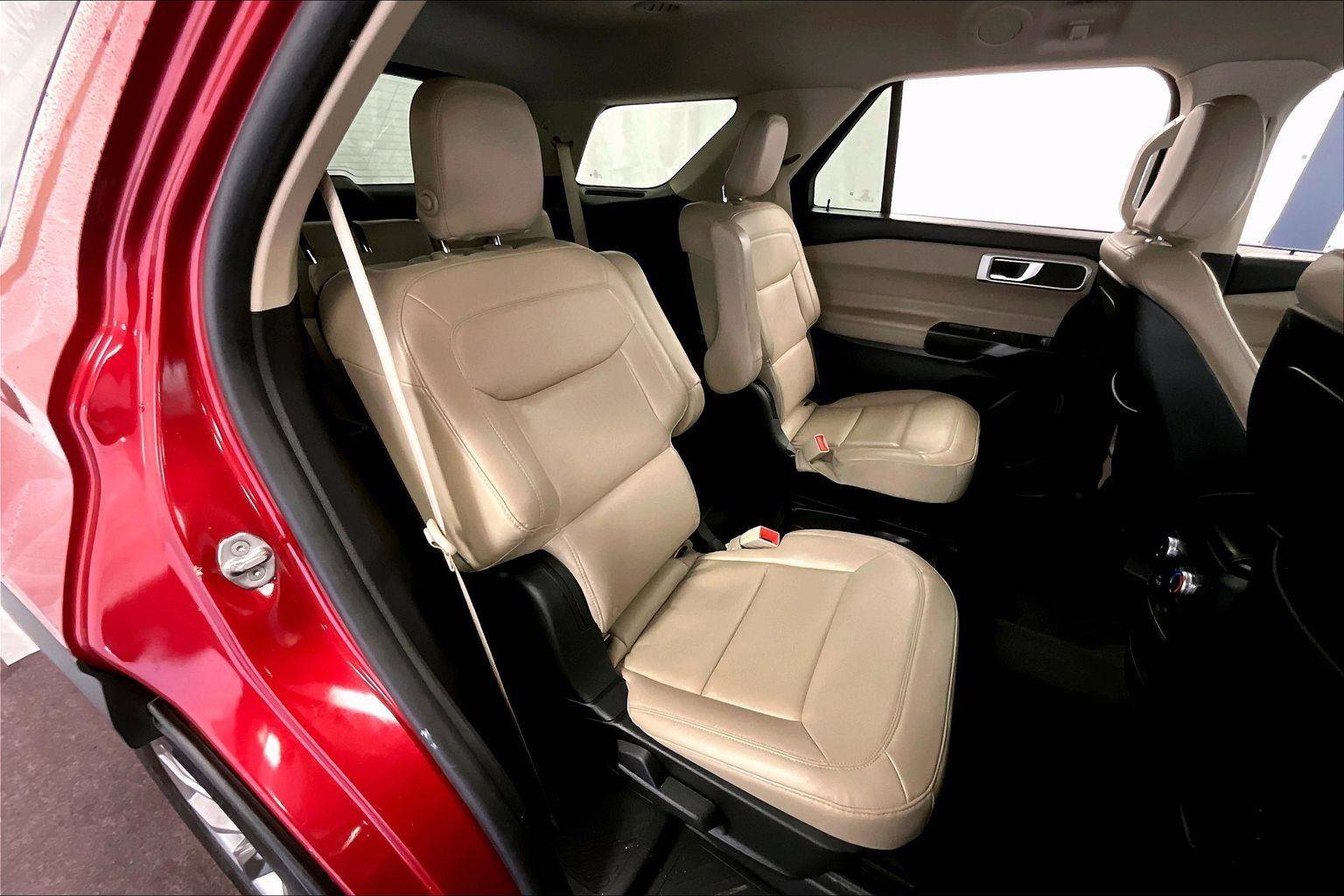 Certified 2020 Ford Explorer XLT w/ Equipment Group 202A image 26