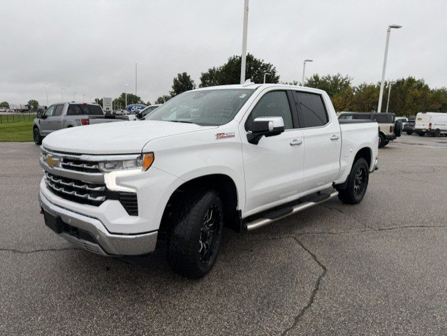 Used 2025 Chevrolet Silverado 1500 LTZ w/ LTZ Premium Package AWD/4WD image 3