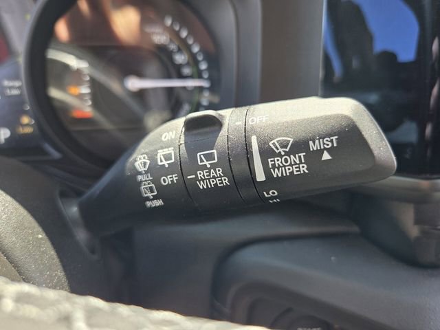 Used 2025 Jeep Wrangler Unlimited Sahara AWD/4WD image 33