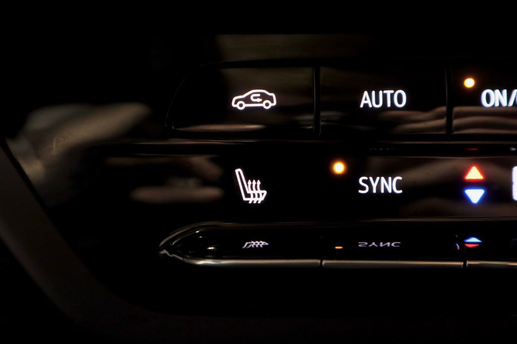 Used 2022 Buick Envision Preferred FWD image 11