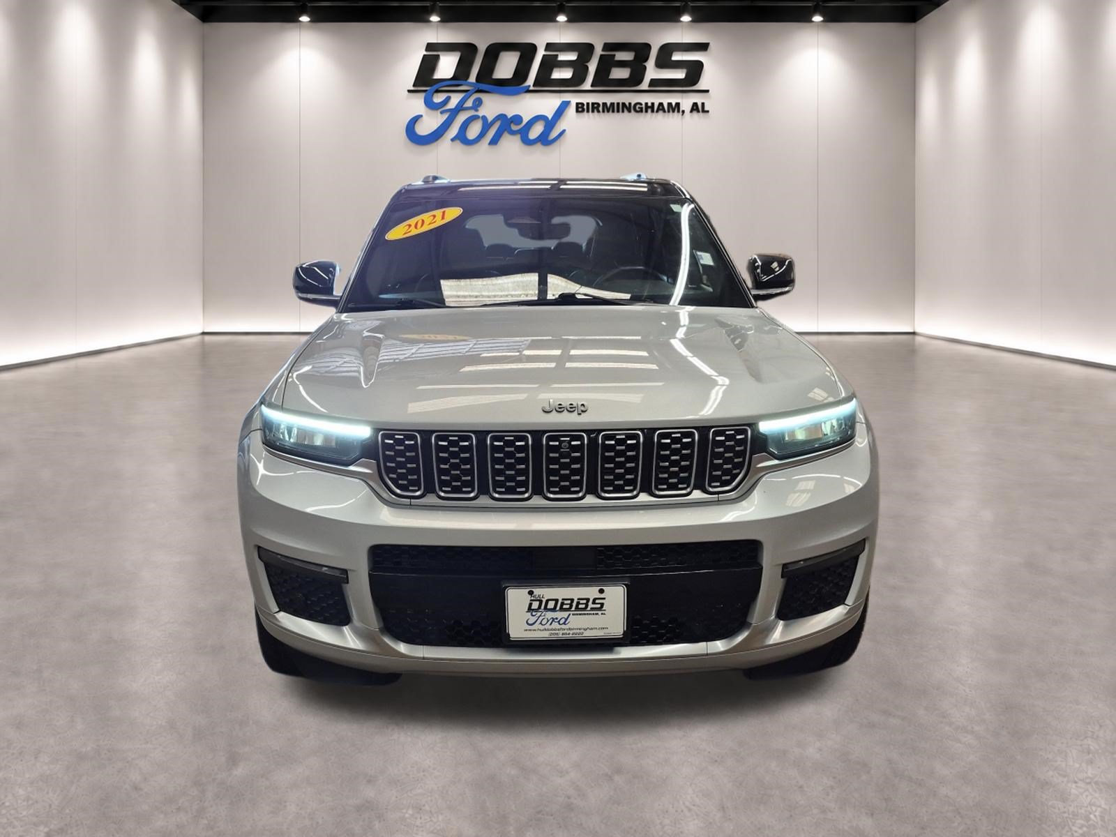 Used 2021 Jeep Grand Cherokee L Summit w/ Luxury Tech Group V AWD/4WD image 3