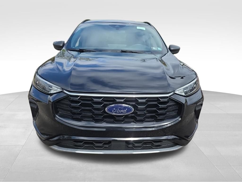 Certified 2024 Ford Escape ST-Line w/ Tech Pack #1 AWD/4WD image 2