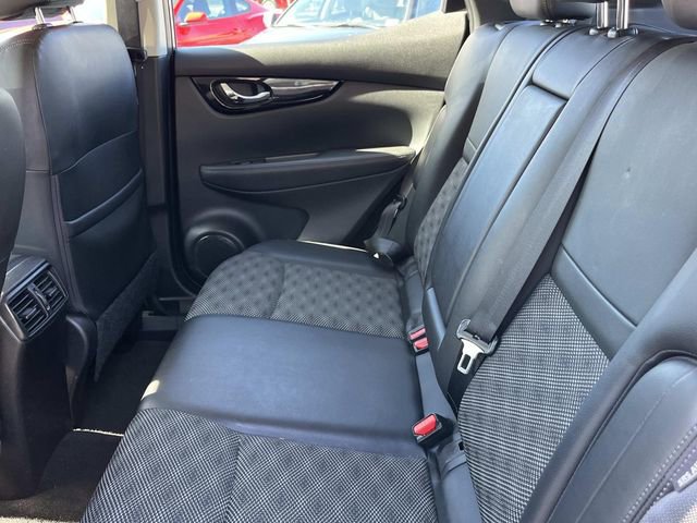 Used 2022 Nissan Rogue Sport SV w/ Technology Package image 19