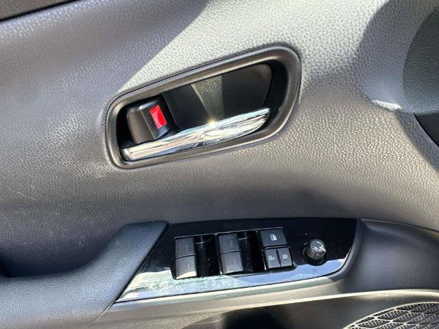 Used 2020 Toyota Prius L Eco FWD image 19