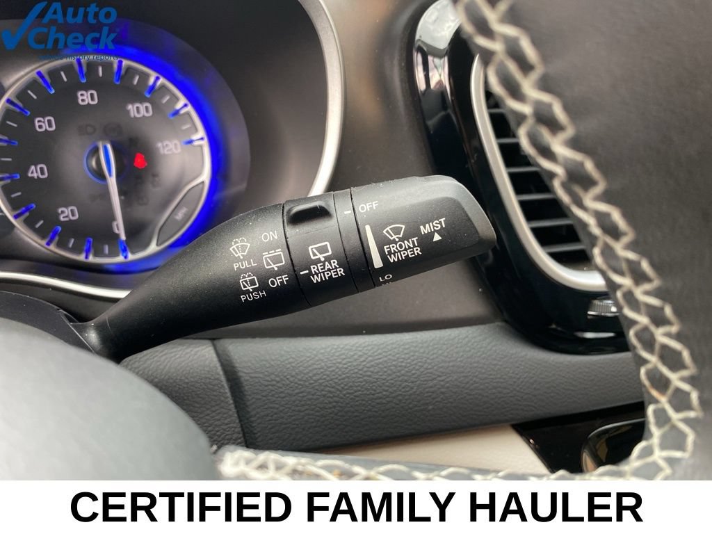Used 2024 Chrysler Pacifica Touring-L FWD image 33