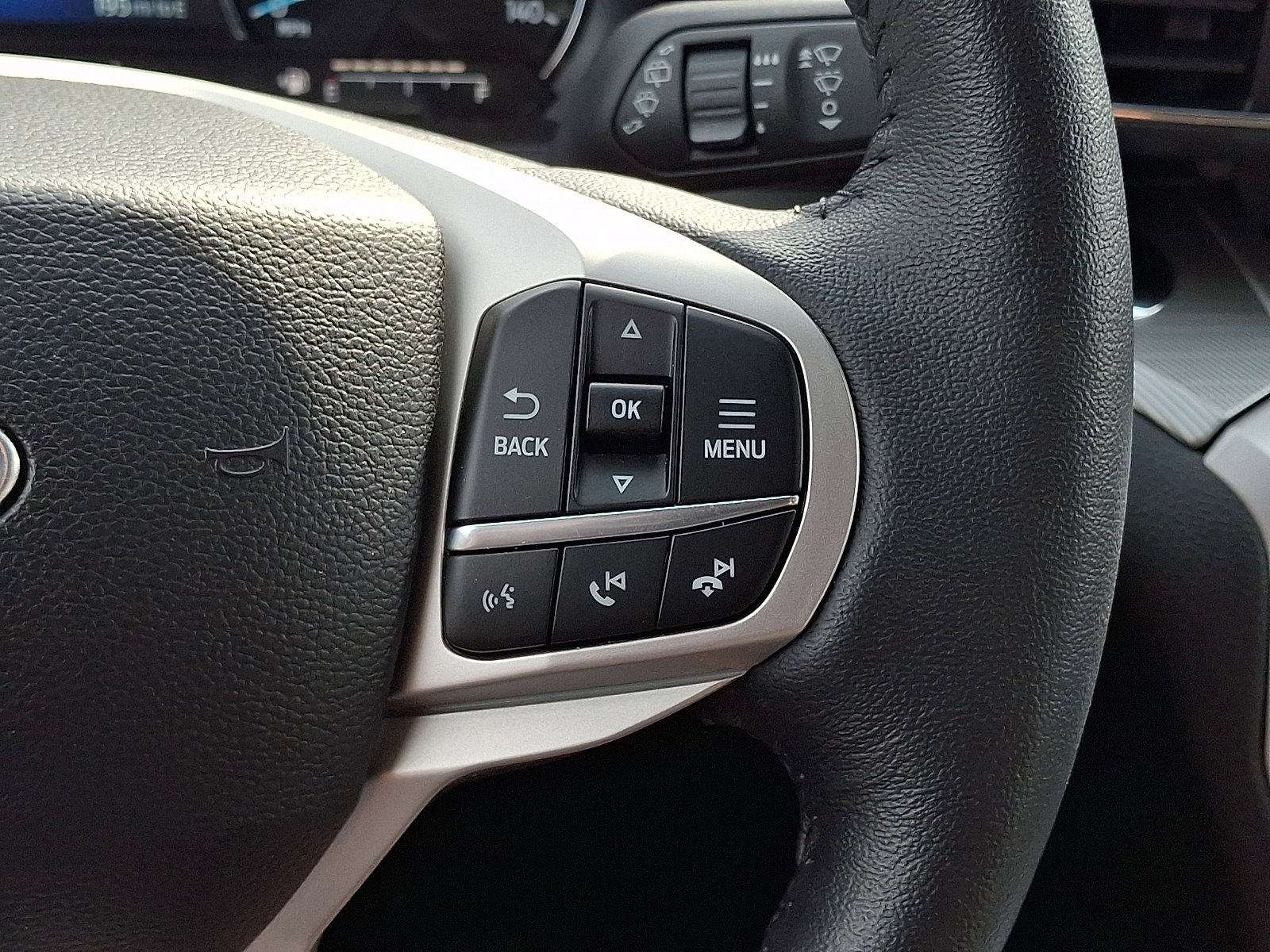 Certified 2024 Ford Explorer XLT w/ Equipment Group 202A AWD/4WD image 25