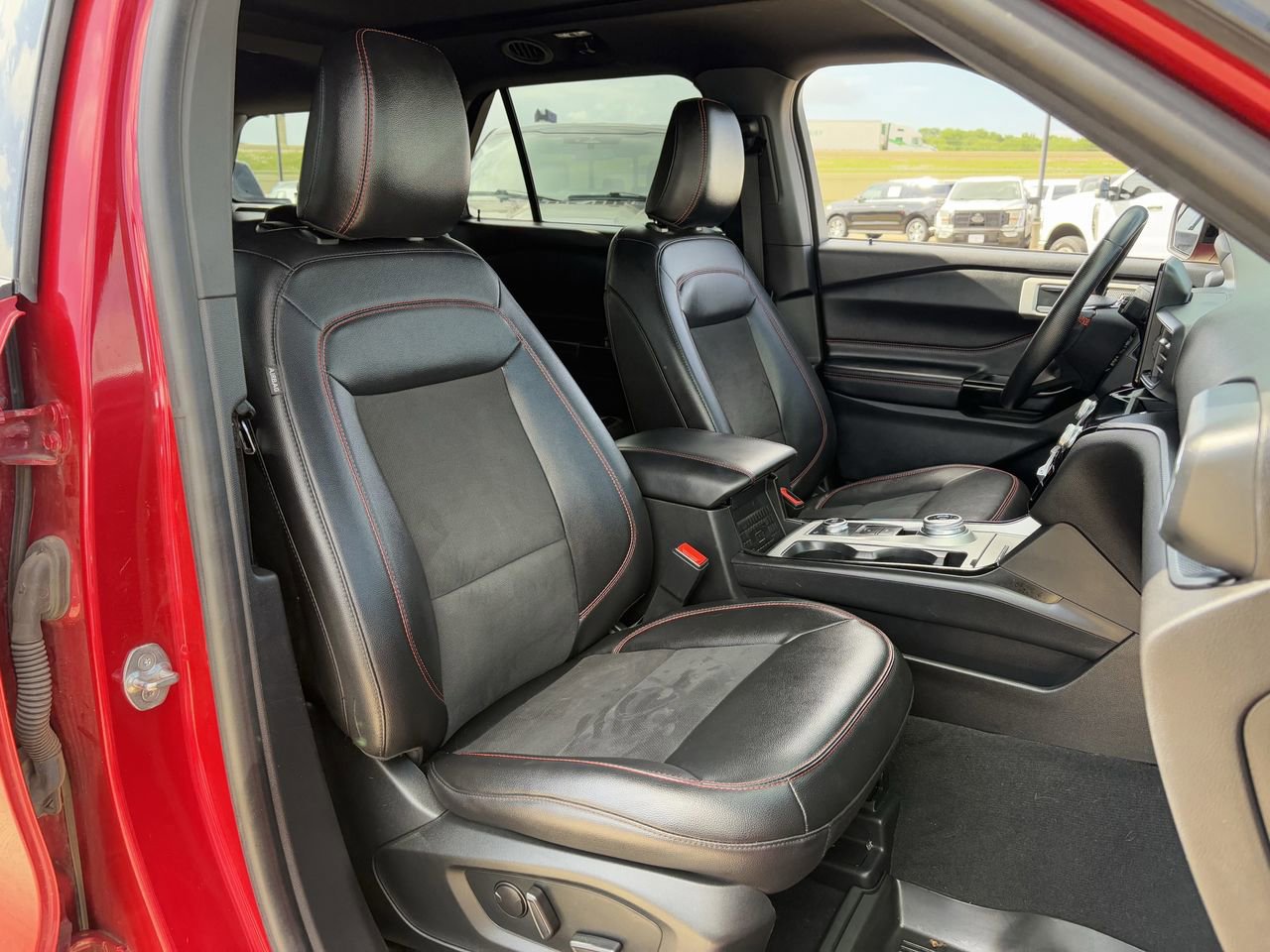 Certified 2022 Ford Explorer ST-Line w/ Class IV Trailer Tow Package image 30