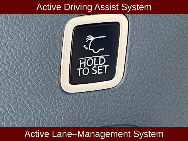 Used 2024 Jeep Grand Wagoneer Series III AWD/4WD image 36