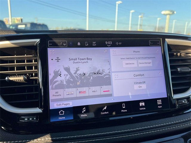 Used 2023 Chrysler Pacifica Touring-L image 19