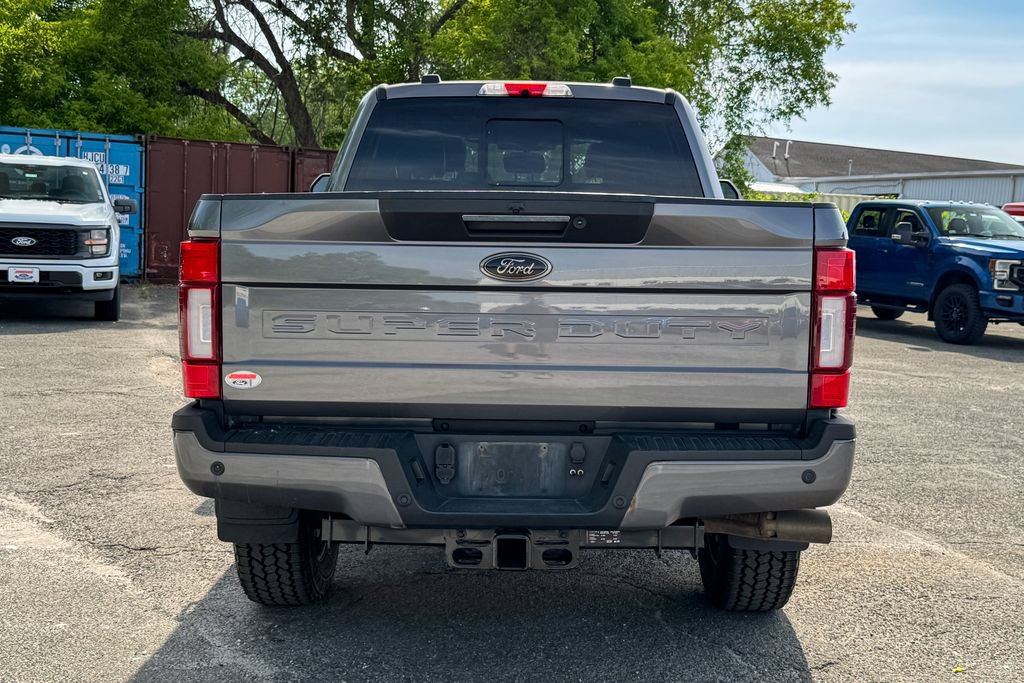 Certified 2022 Ford F350 Lariat w/ Black Appearance Package AWD/4WD image 4