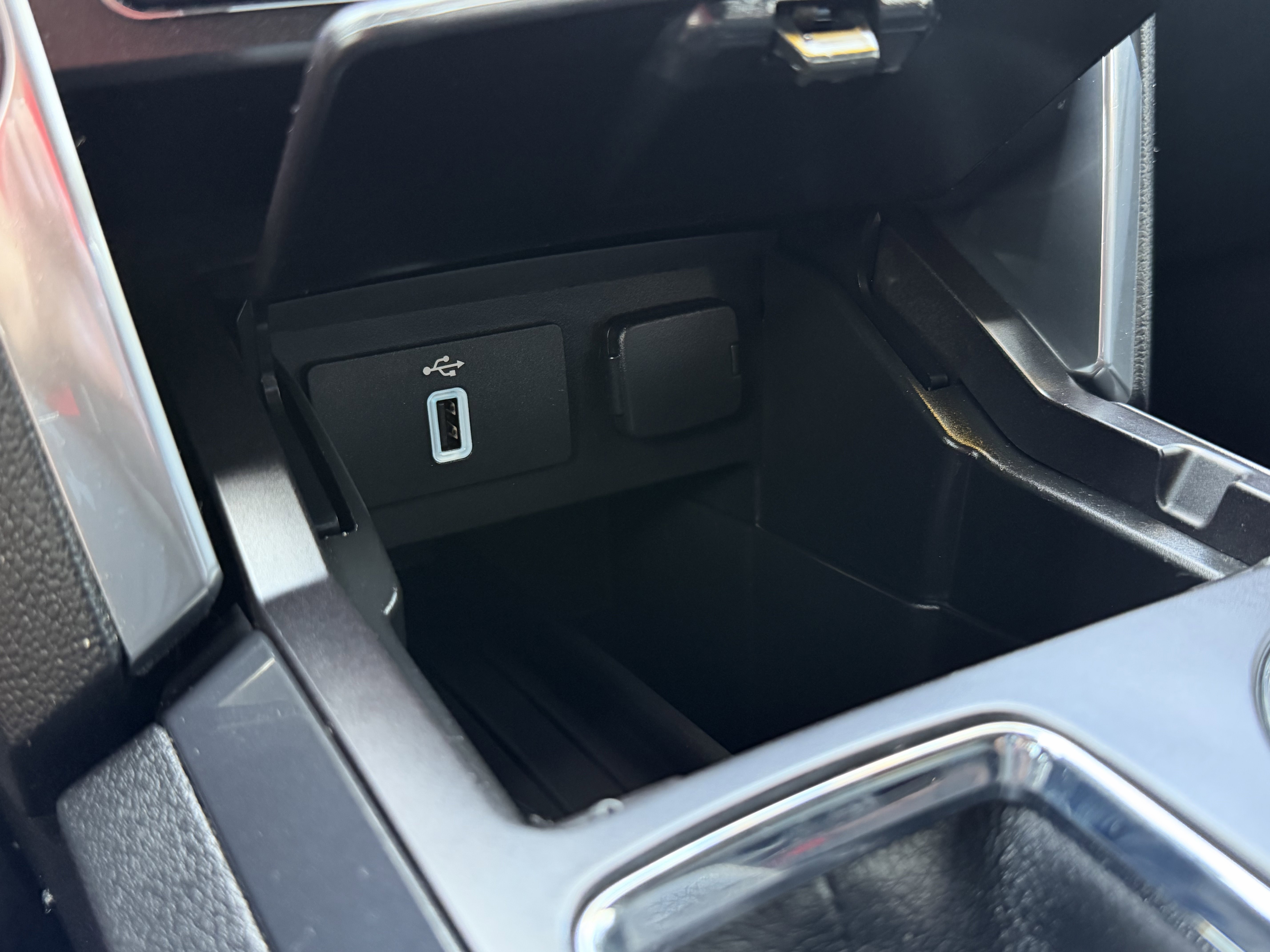 Certified 2019 Ford Explorer Limited w/ Ford Safe & Smart Package AWD/4WD image 22