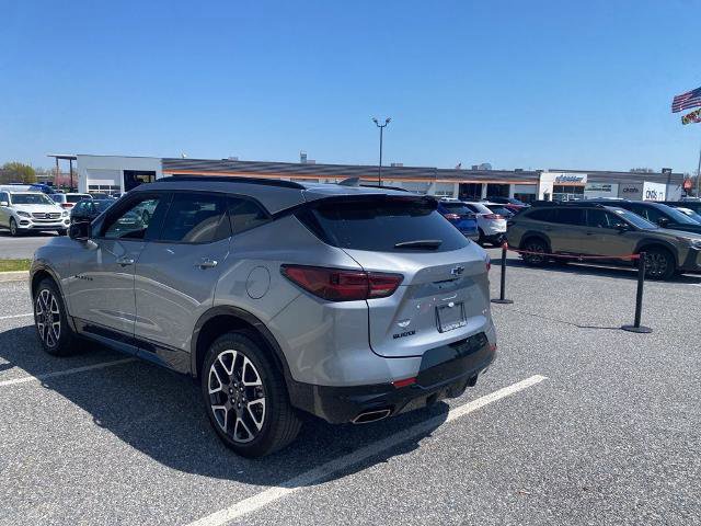 Used 2025 Chevrolet Blazer RS image 3