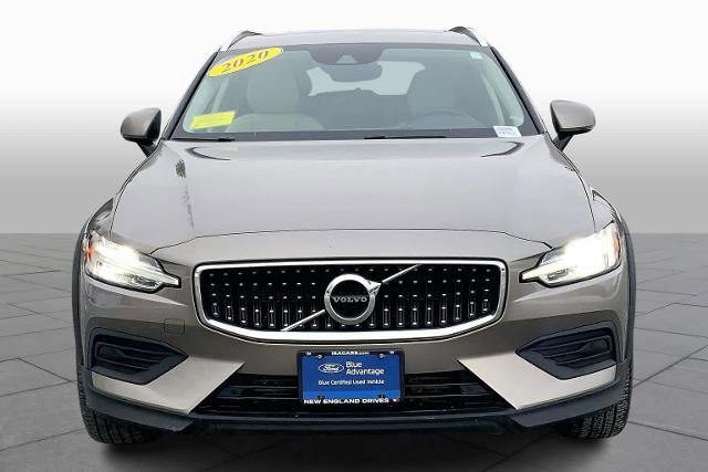 Used 2020 Volvo V60 T5 Cross Country w/ Protection Package Premier image 4