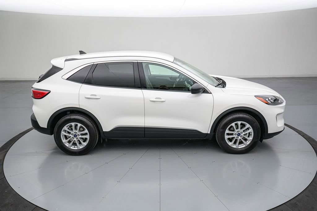 Certified 2022 Ford Escape SE w/ Convenience Package AWD/4WD image 4