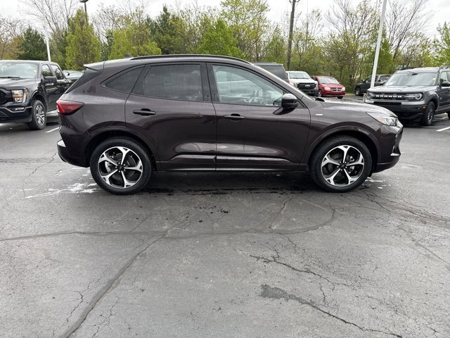 Certified 2023 Ford Escape ST-Line Elite AWD/4WD image 10